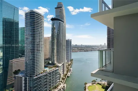 77 SE 5th Street Miami FL 33131