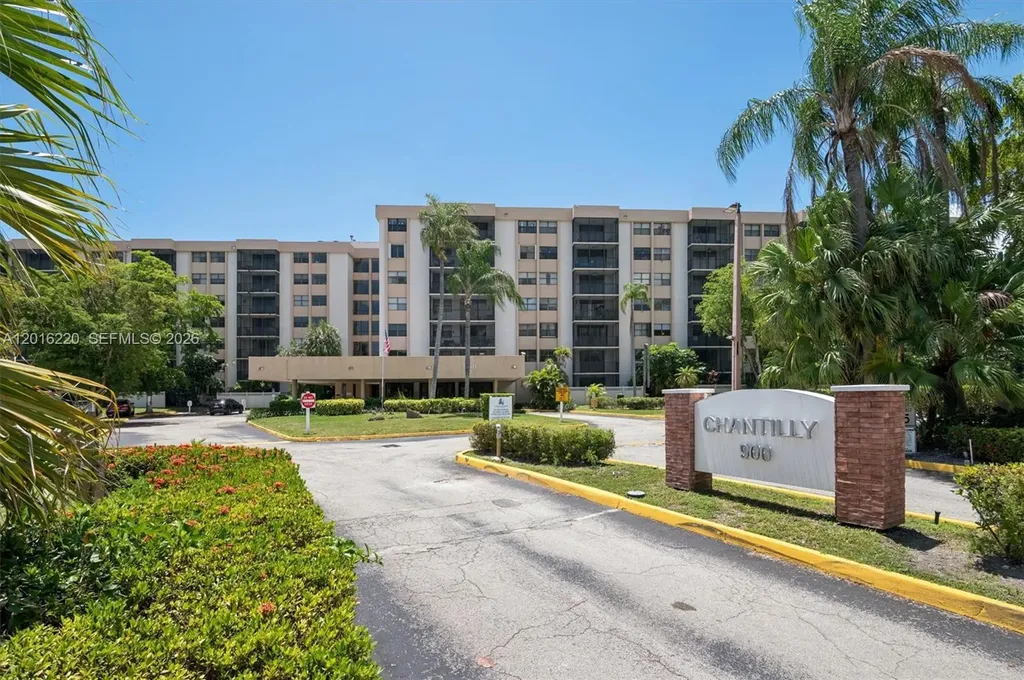 900 NE 195th Street Miami FL 33179