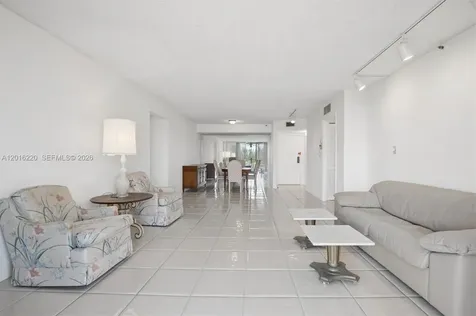 900 NE 195th Street Miami FL 33179
