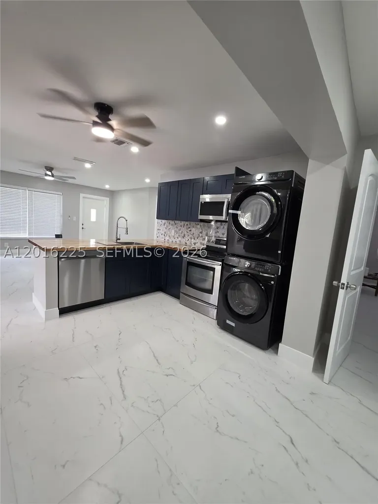 2281 N 56th Terrace Hollywood FL 33021