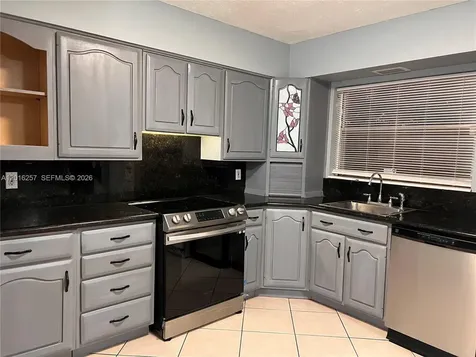 165 SE 4 Avenue Deerfield Beach FL 33441