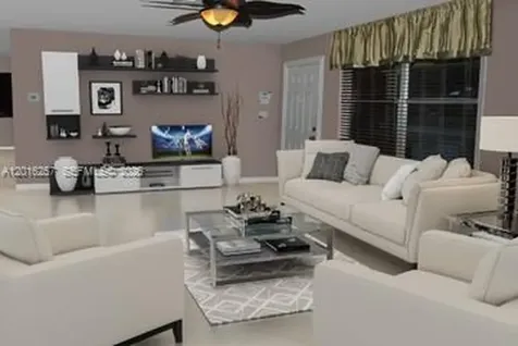 165 SE 4 Avenue Deerfield Beach FL 33441