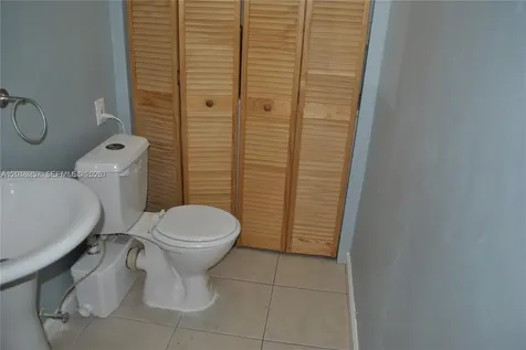 165 SE 4 Avenue Deerfield Beach FL 33441