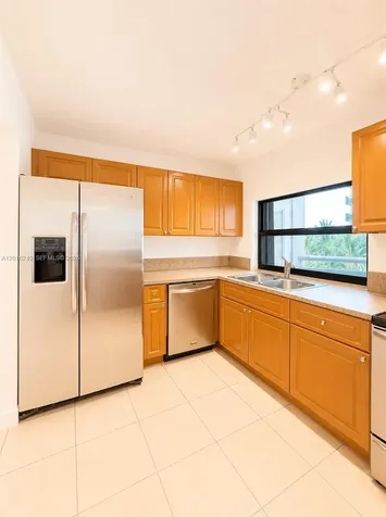 555 NE 30th Street Miami FL 33137