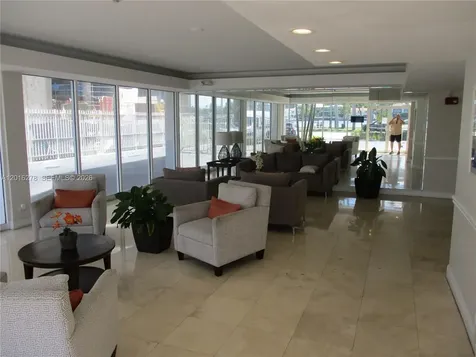 5313 Collins Avenue Miami Beach FL 33140