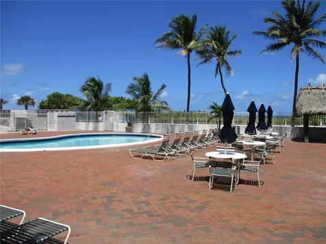5313 Collins Avenue Miami Beach FL 33140
