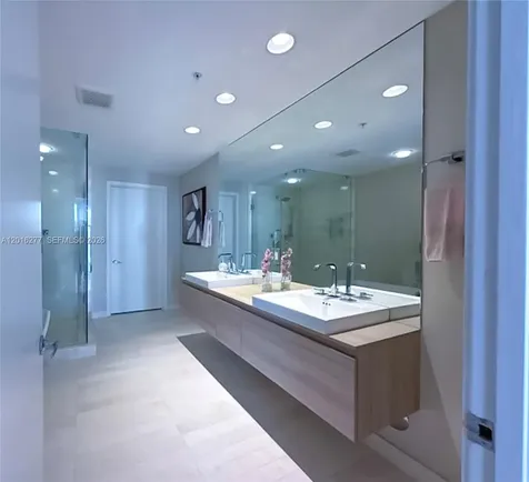 17111 Biscayne Boulevard North Miami Beach FL 33160