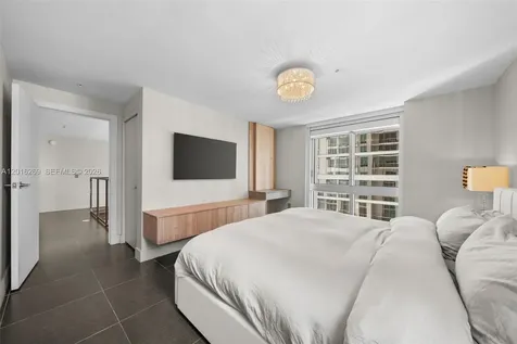 300 S Biscayne Boulevard Miami FL 33131