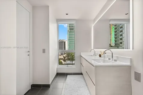 300 S Biscayne Boulevard Miami FL 33131