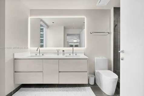300 S Biscayne Boulevard Miami FL 33131