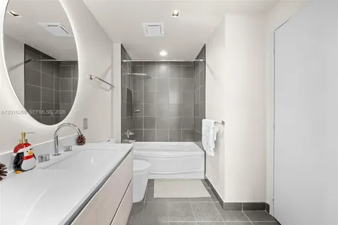 300 S Biscayne Boulevard Miami FL 33131