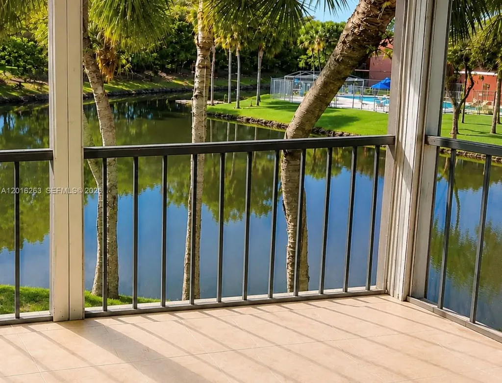 309 Lakeview Drive Weston FL 33326
