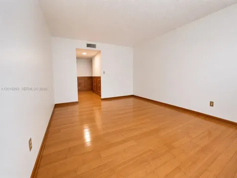 309 Lakeview Drive Weston FL 33326