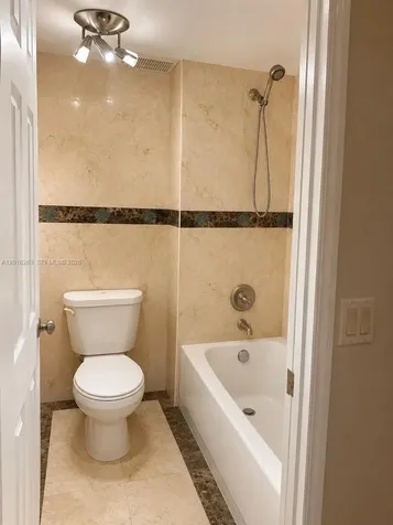309 Lakeview Drive Weston FL 33326