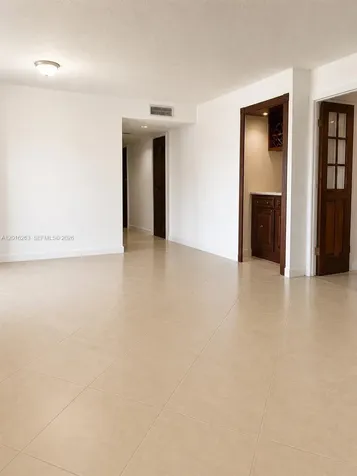 309 Lakeview Drive Weston FL 33326