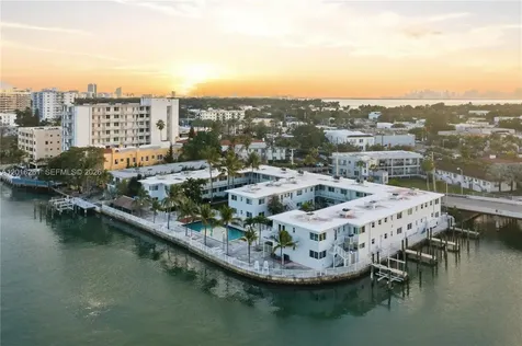 7207 Bay Drive Miami Beach FL 33141