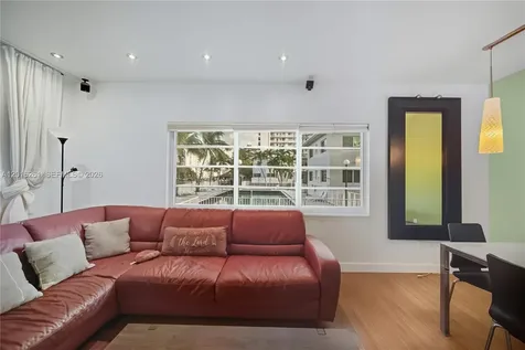 7207 Bay Drive Miami Beach FL 33141