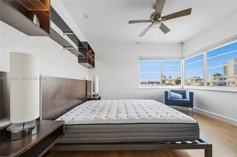 7207 Bay Drive Miami Beach FL 33141