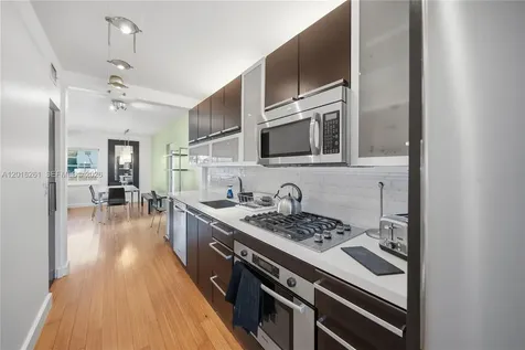 7207 Bay Drive Miami Beach FL 33141
