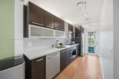 7207 Bay Drive Miami Beach FL 33141
