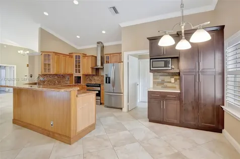 12486 SW 9th Place Davie FL 33325