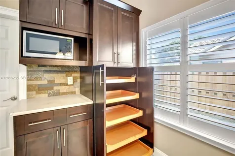 12486 SW 9th Place Davie FL 33325