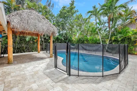 12486 SW 9th Place Davie FL 33325