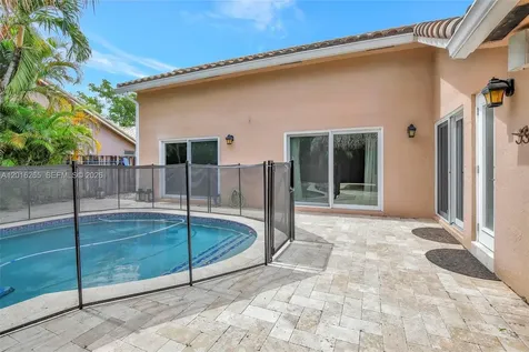 12486 SW 9th Place Davie FL 33325