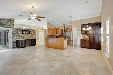 12486 SW 9th Place Davie FL 33325