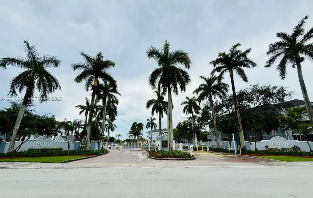 8520 SW 212th Street Cutler Bay FL 33189