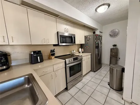 8520 SW 212th Street Cutler Bay FL 33189
