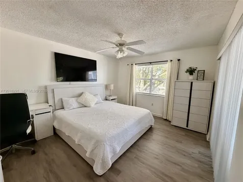 8520 SW 212th Street Cutler Bay FL 33189