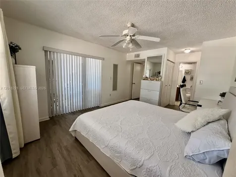 8520 SW 212th Street Cutler Bay FL 33189