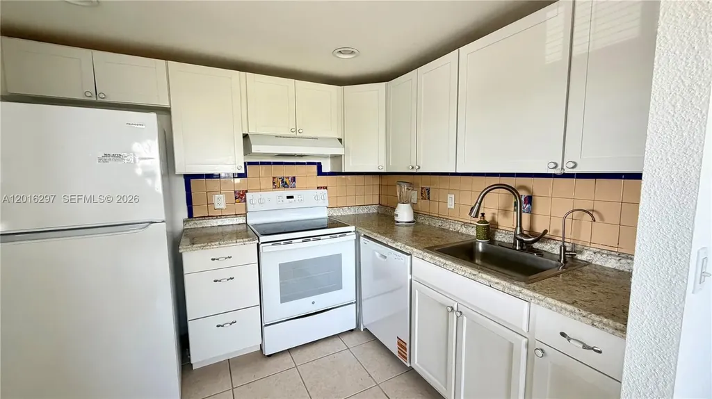 459 Monaco J Delray Beach FL 33446