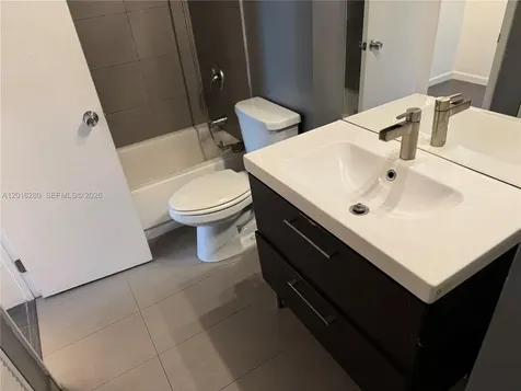 492 NW 165th St Road Miami FL 33169