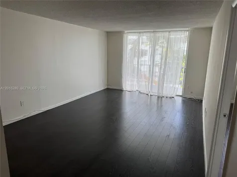 492 NW 165th St Road Miami FL 33169