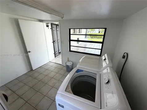7993 SW 9th Terrace Miami FL 33144