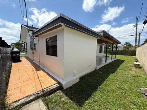 7993 SW 9th Terrace Miami FL 33144