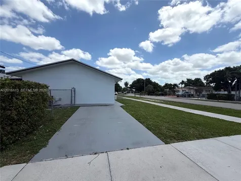 7993 SW 9th Terrace Miami FL 33144