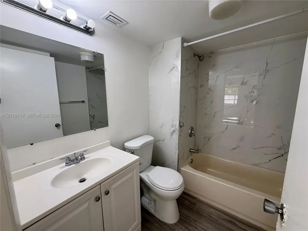 1075 Riverside Drive Coral Springs FL 33071