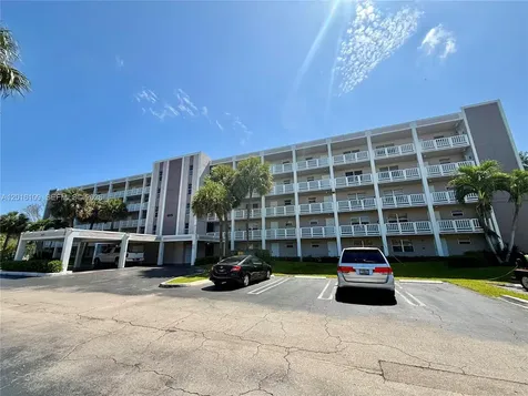 1075 Riverside Drive Coral Springs FL 33071