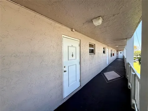 1075 Riverside Drive Coral Springs FL 33071