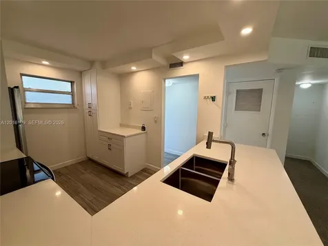 1075 Riverside Drive Coral Springs FL 33071