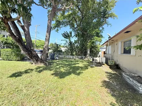 825 S 20th Avenue Hollywood FL 33020