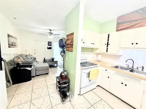 825 S 20th Avenue Hollywood FL 33020