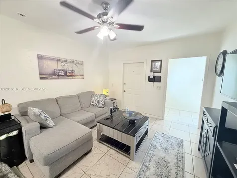 825 S 20th Avenue Hollywood FL 33020