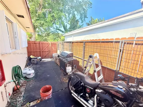 825 S 20th Avenue Hollywood FL 33020