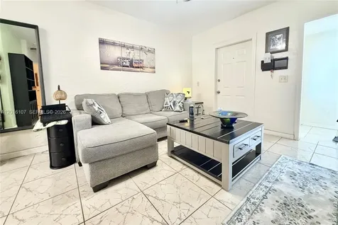 825 S 20th Avenue Hollywood FL 33020