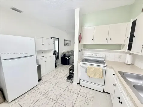 825 S 20th Avenue Hollywood FL 33020
