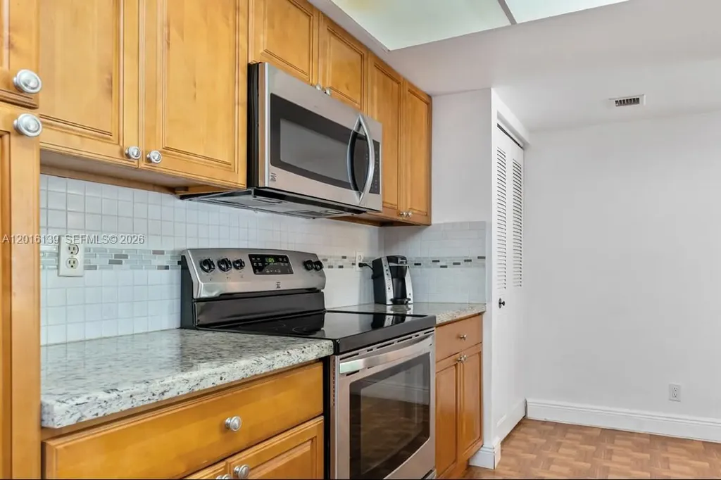 825 Egret Circle Delray Beach FL 33444